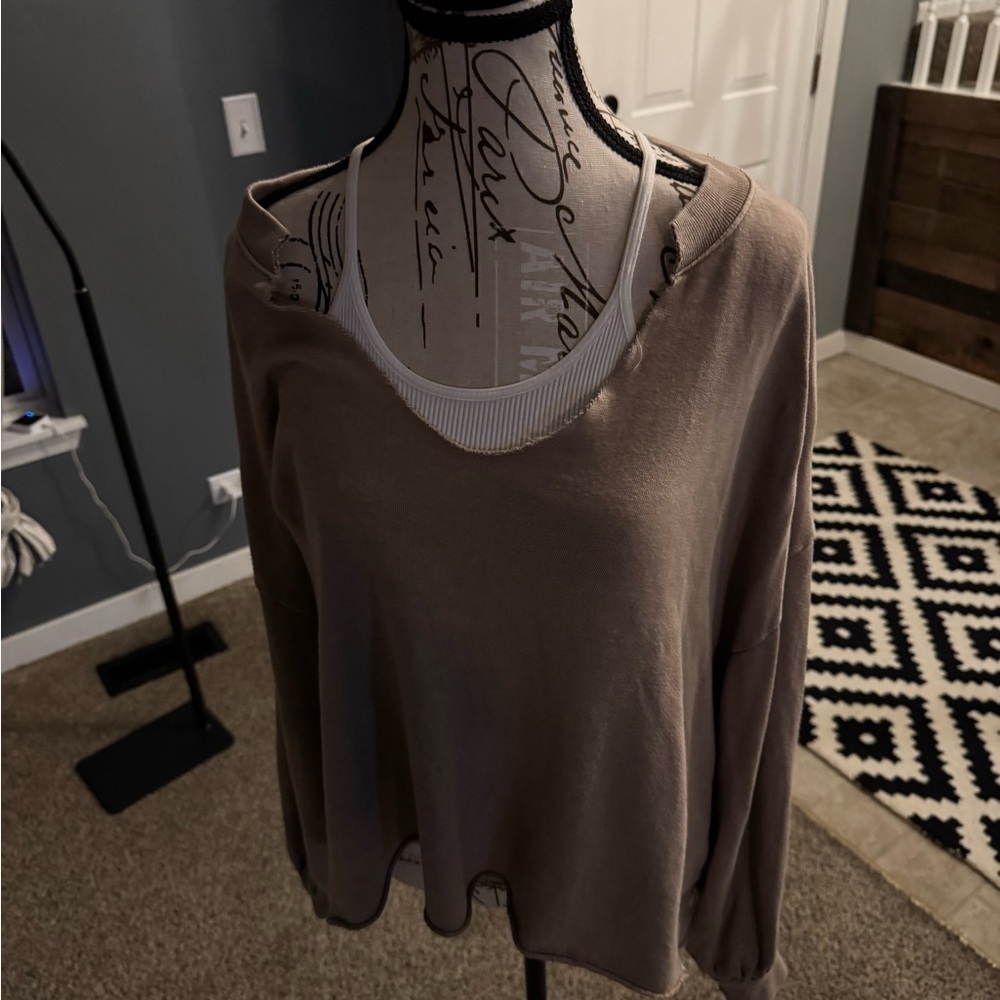 URBAN OUTFITTERS OUT FROM UNDER NOTCH NECK CREW NECK - Picture 3 of 5